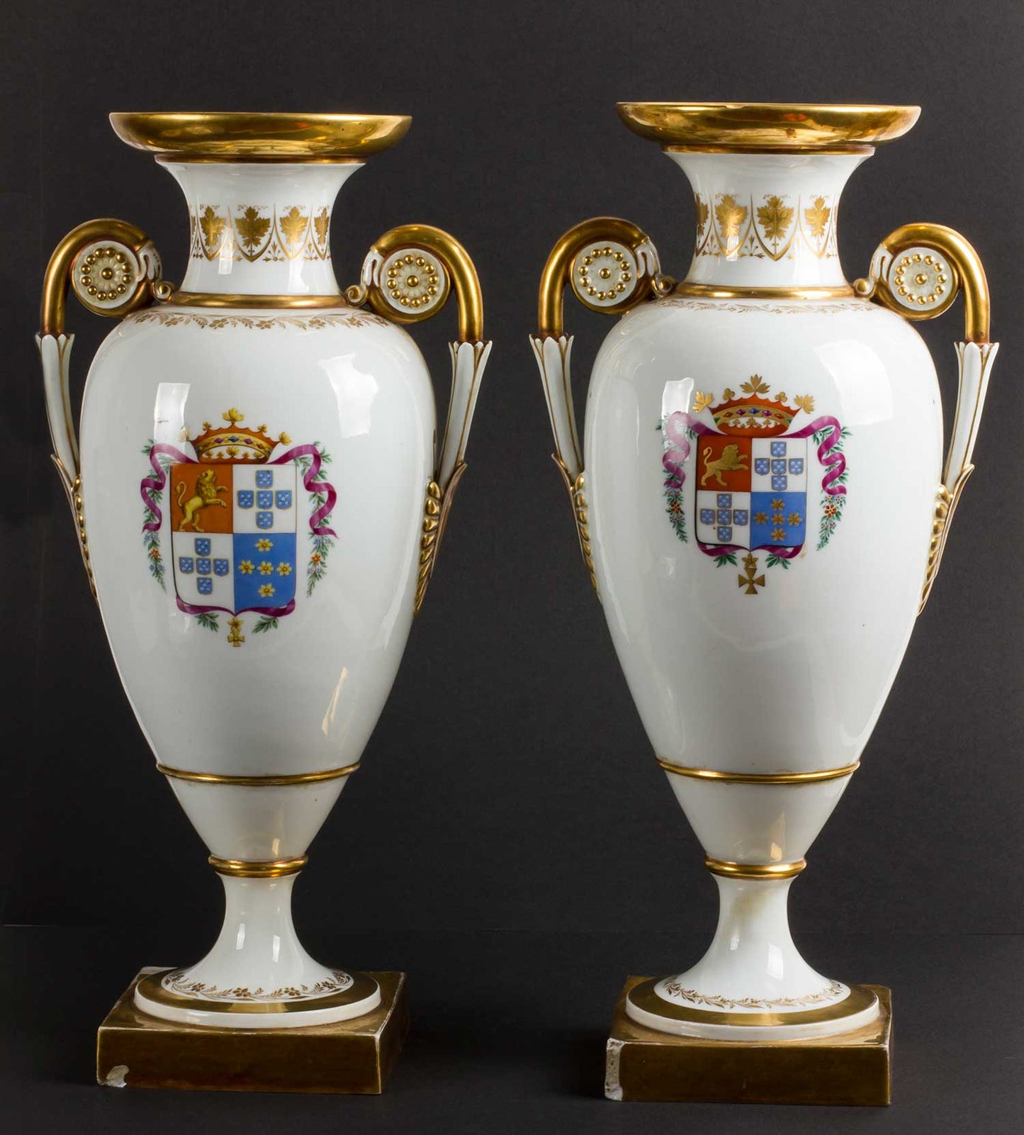 Par de jarrones de porcelana Meissen, Siglo XIX