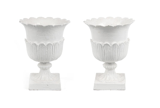 PAREJA DE MACETEROS DE HIERRO FUNDIDO