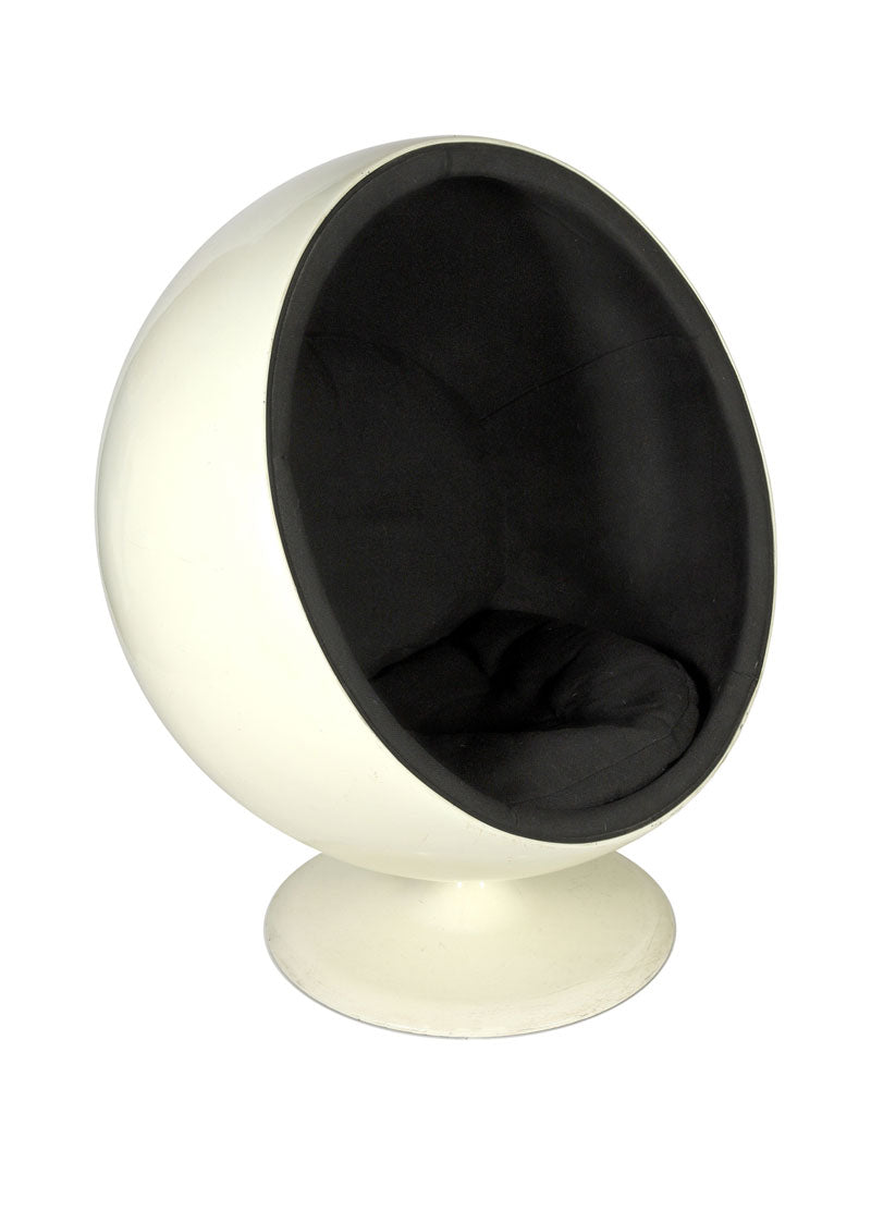 BALL CHAIR BY EERO AARNIO