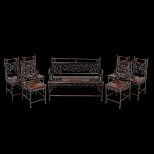 Conjunto em madeira de tamarindo esculpido. China