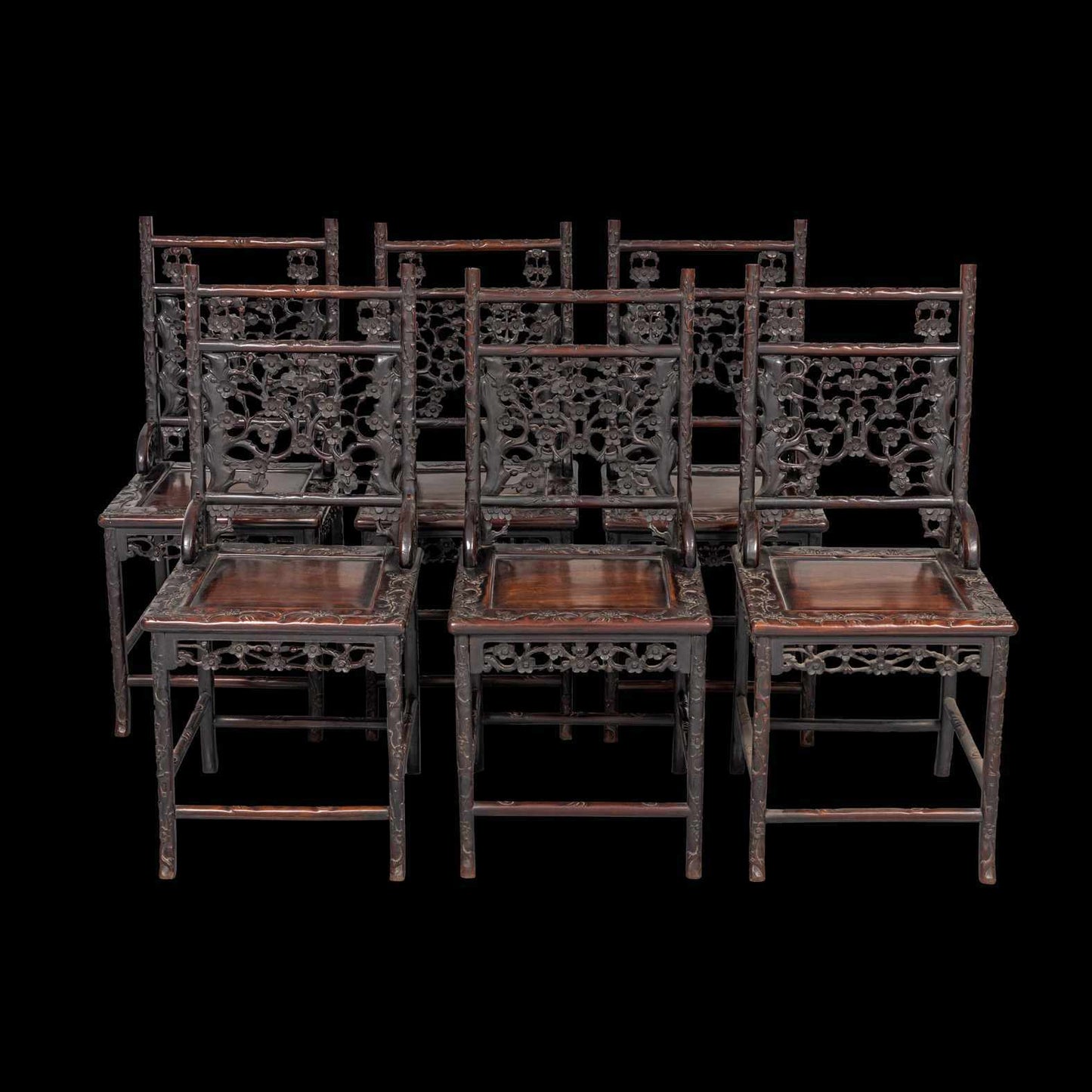 Conjunto em madeira de tamarindo esculpido. China