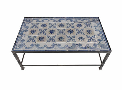 MESA CON AZULEJOS PORTUGUESES ANTIGUOS