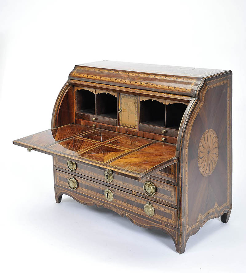 Small roll top bureau D. Maria I