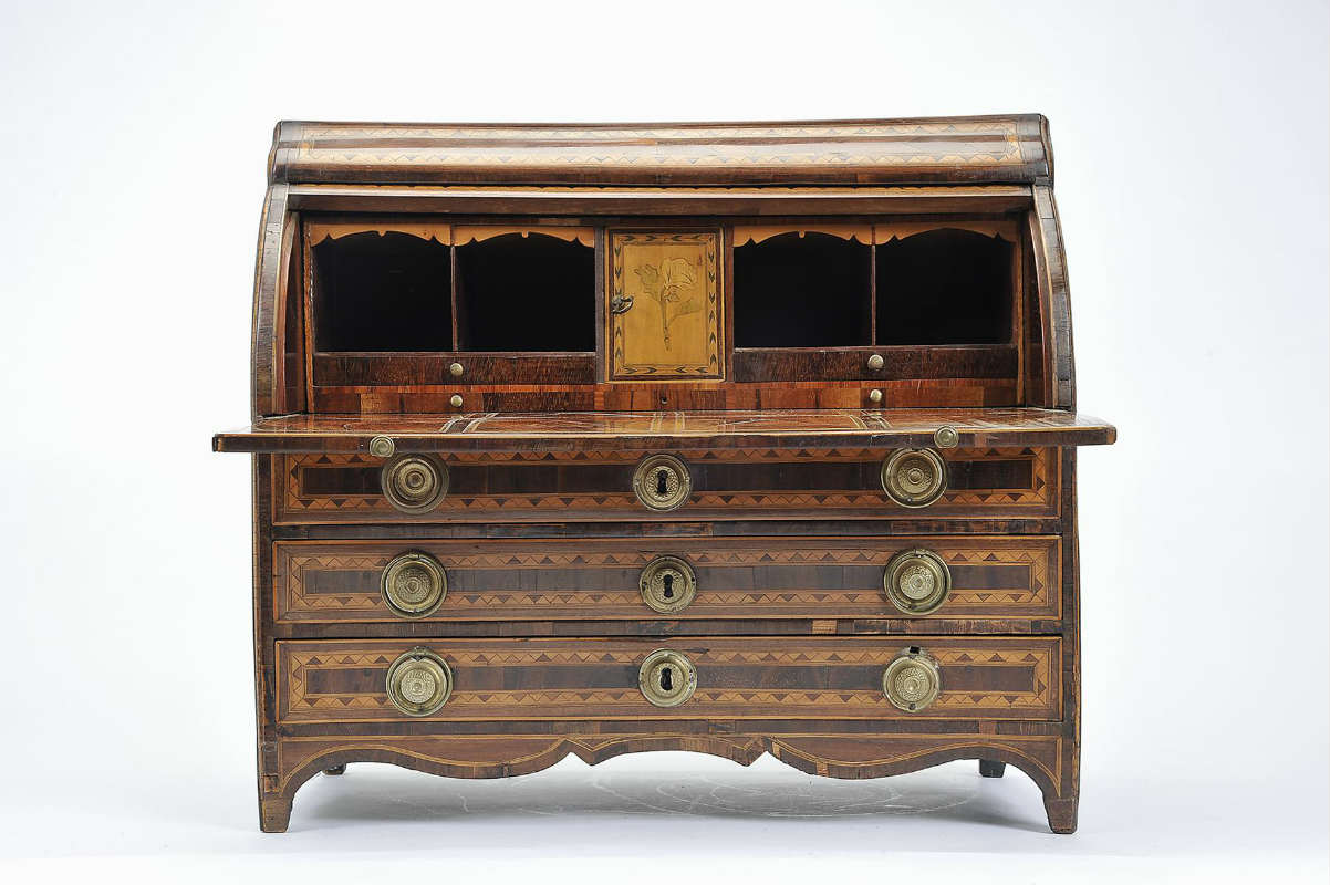 Small roll top bureau D. Maria I