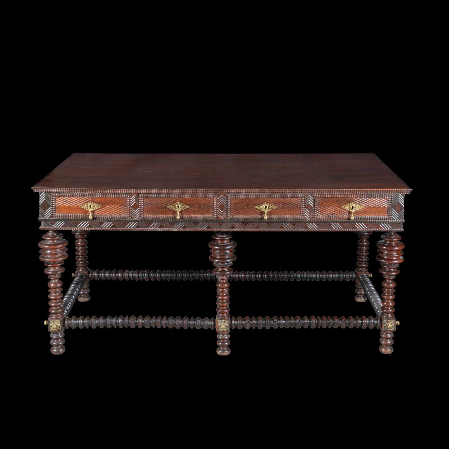 18TH C. PORTUGUESE ROSEWOOD TABLE