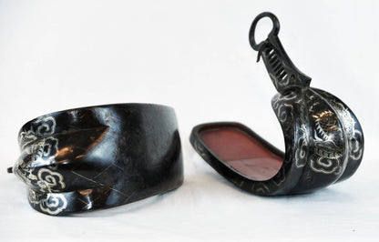 Pair of Japanese stirrups. Edo period.