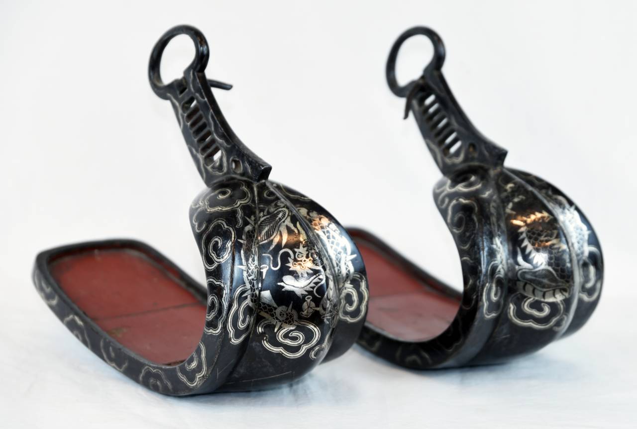 Pair of Japanese stirrups. Edo period.